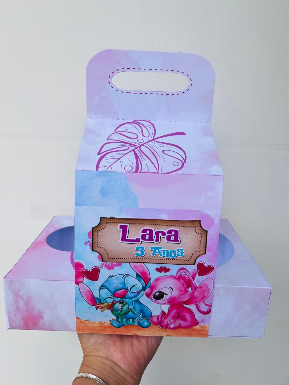 Caixa surpresa montada do Kit Stitch e Angel em tons de rosa e azul